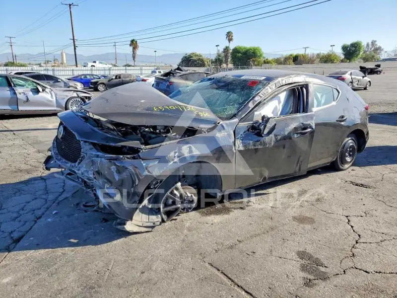 2025 Mazda 3 фото