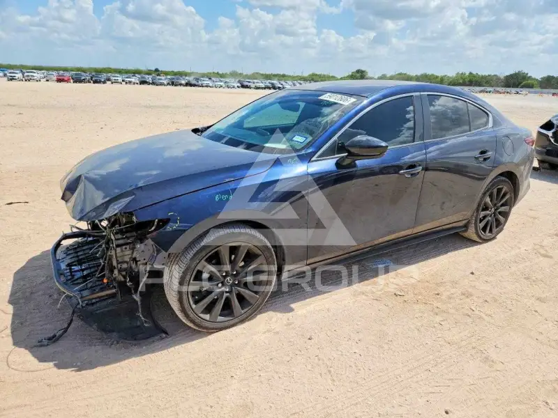 2025 Mazda 3 photo