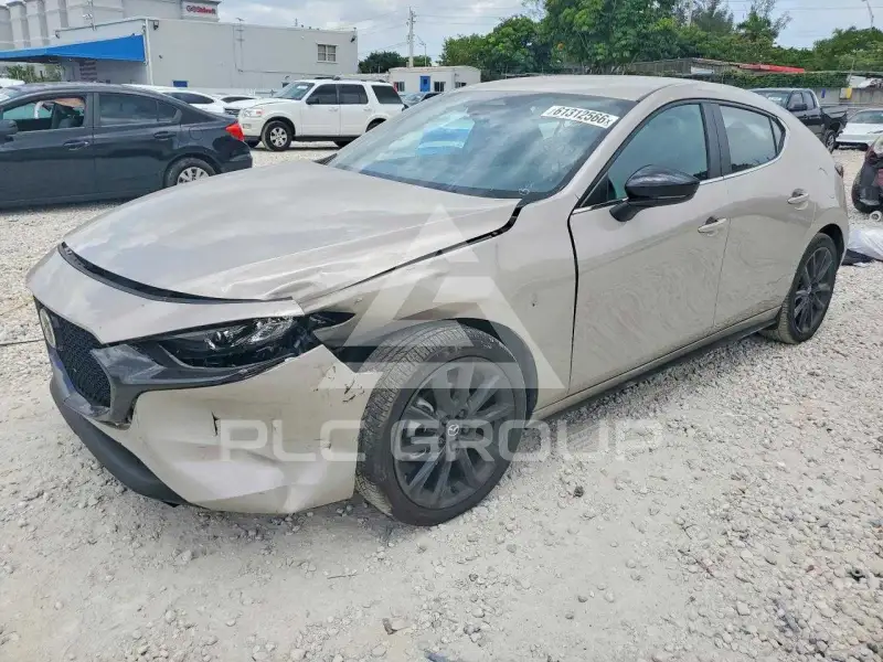 2025 Mazda 3 photo