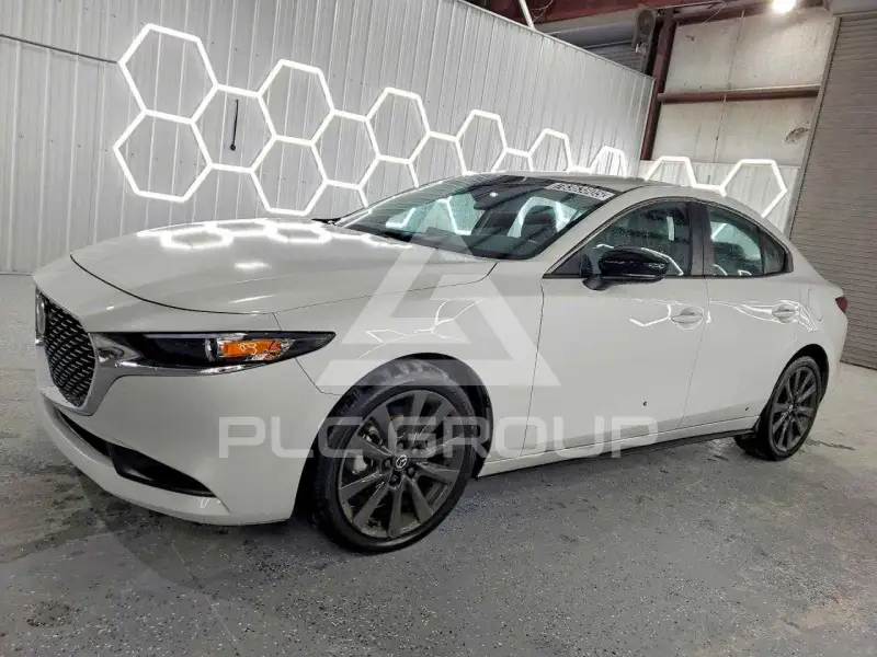 2025 Mazda 3 photo