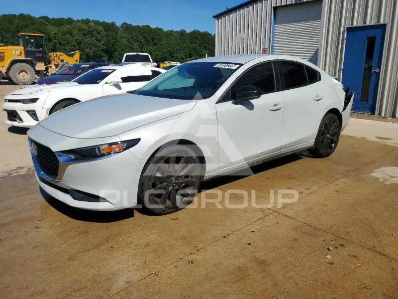 2025 Mazda 3 photo
