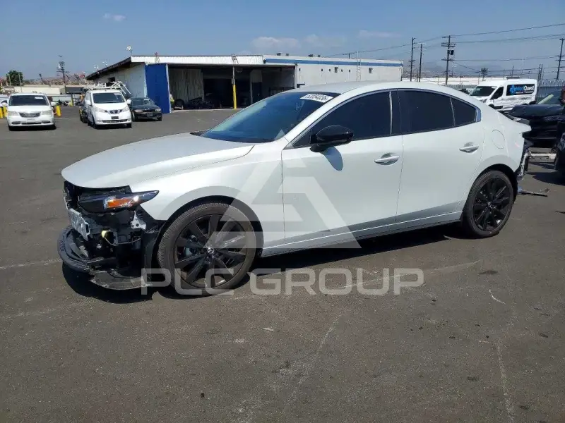 2025 Mazda 3 photo