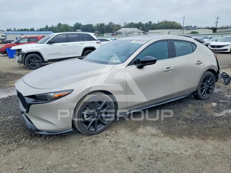 2025 Mazda 3 photo