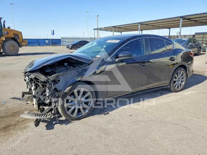 2025 Mazda 3 photo