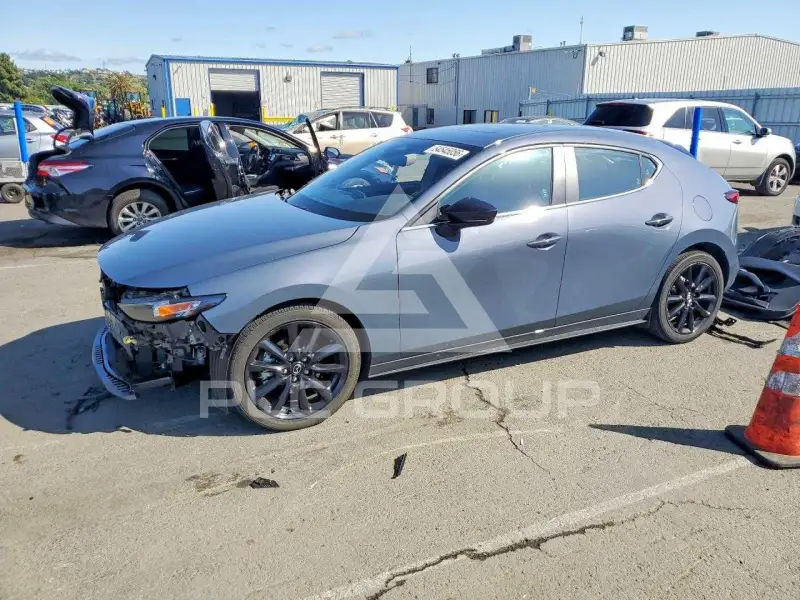 2025 Mazda 3 фото