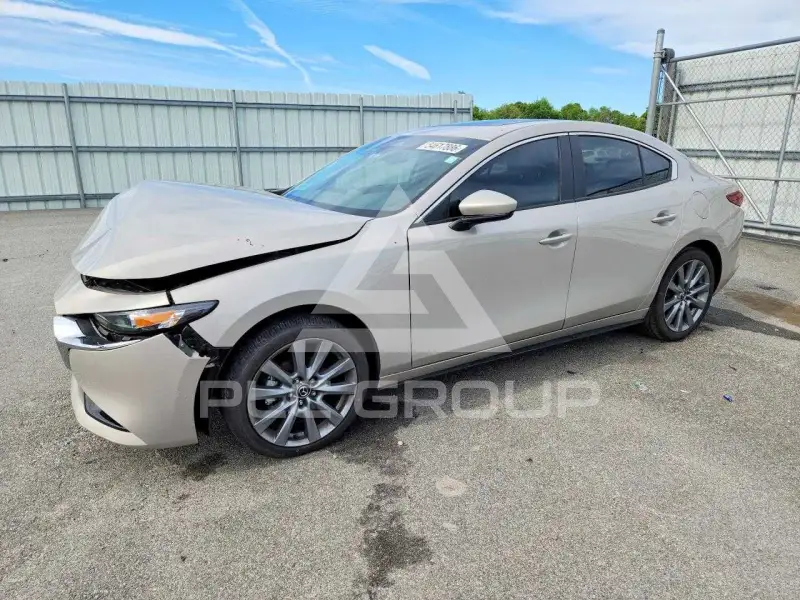 2025 Mazda 3 photo