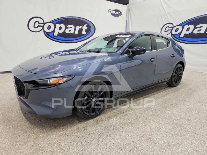 2025 Mazda 3 photo