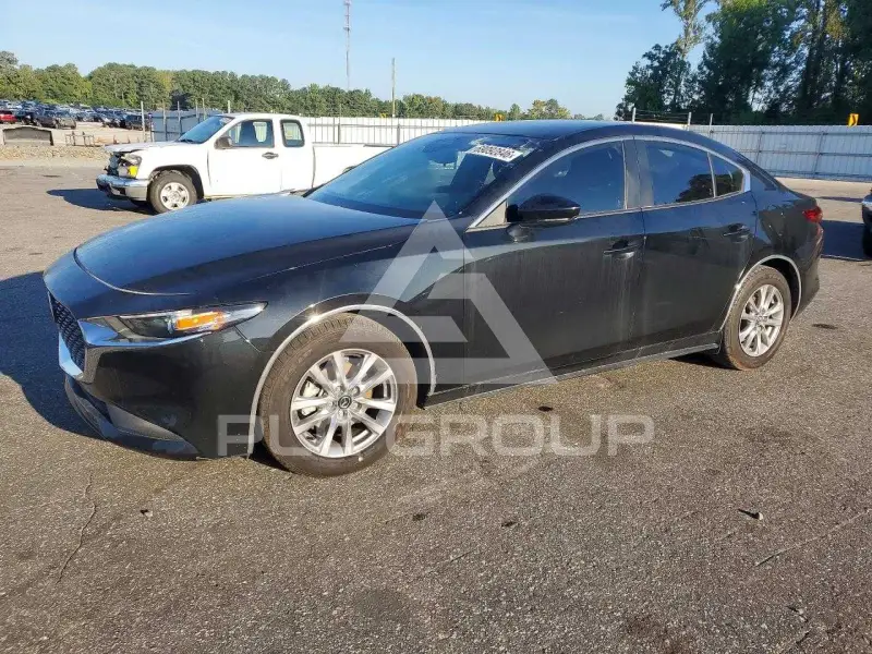 2025 Mazda 3 photo