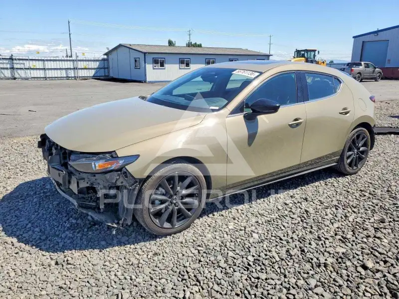 2025 Mazda 3 photo