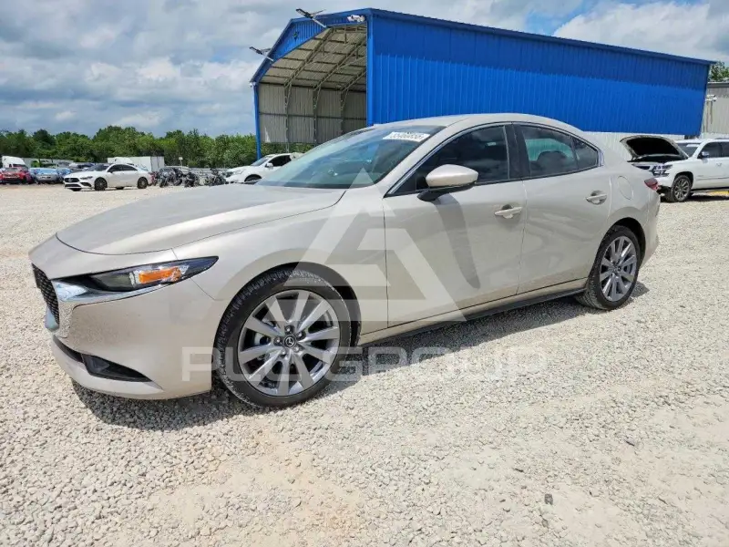 2025 Mazda 3 photo