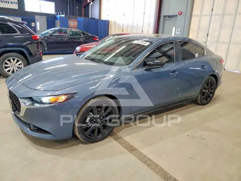 2025 Mazda 3 фото