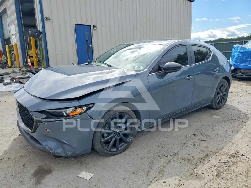 2025 Mazda 3 фото