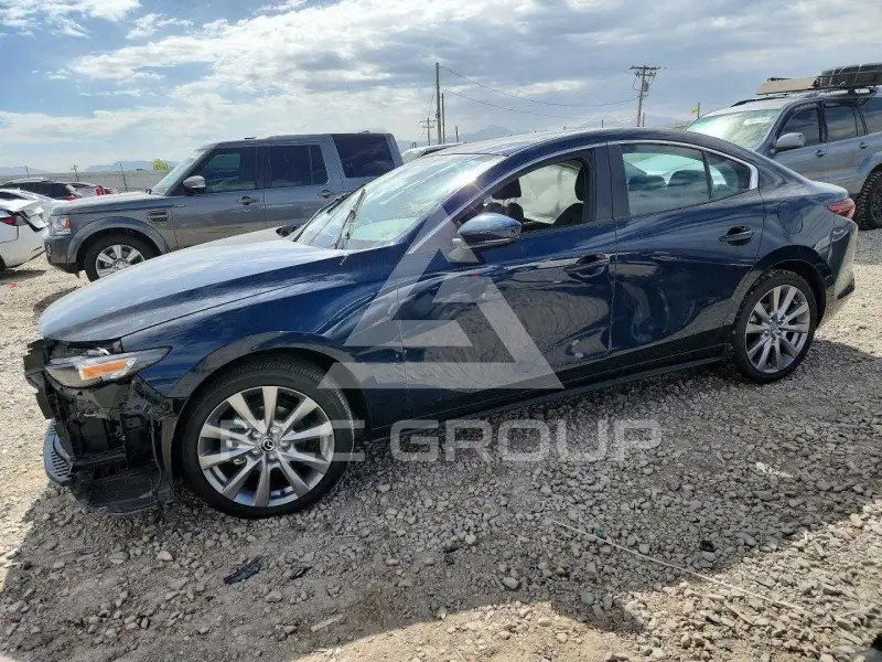 2025 Mazda 3 photo