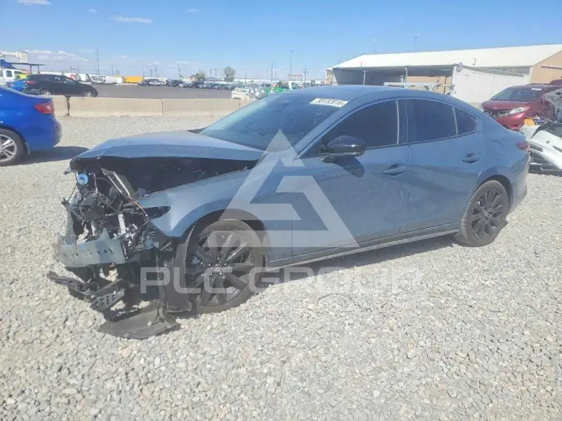 2025 Mazda 3 photo