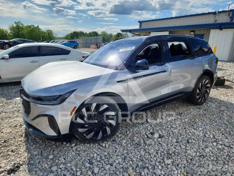 2025 Lincoln NAUTILUS фото