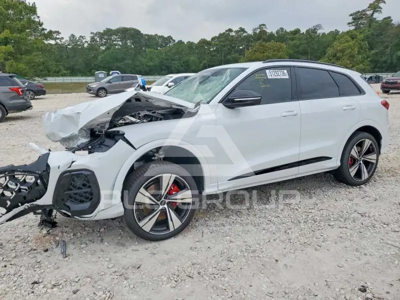 2025 Audi SQ5 фото