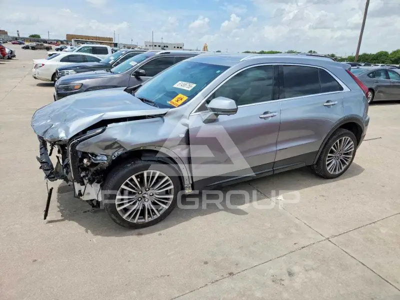 2025 Cadillac XT4 photo