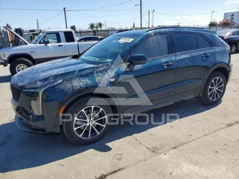 2025 Cadillac XT4 photo