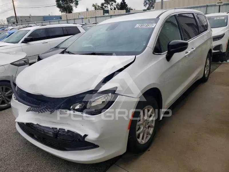 2025 Chrysler Pacifica photo