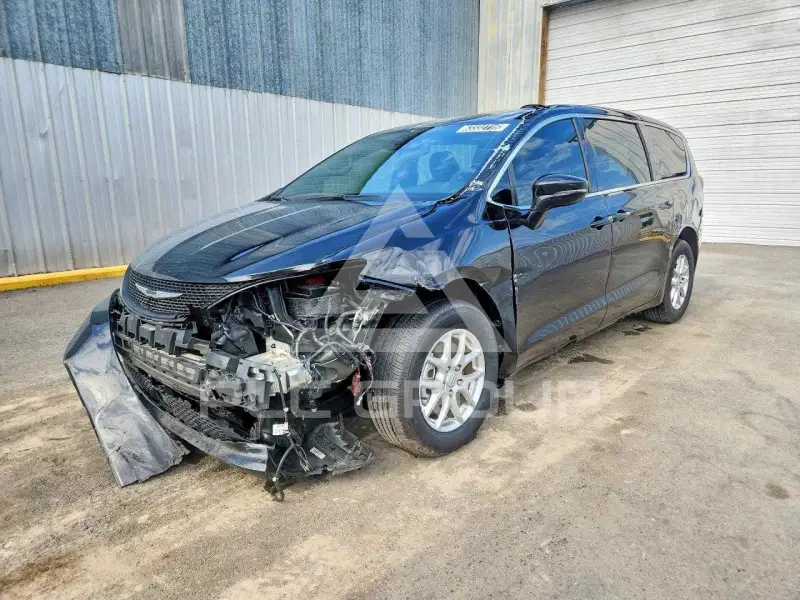 2025 Chrysler Pacifica photo