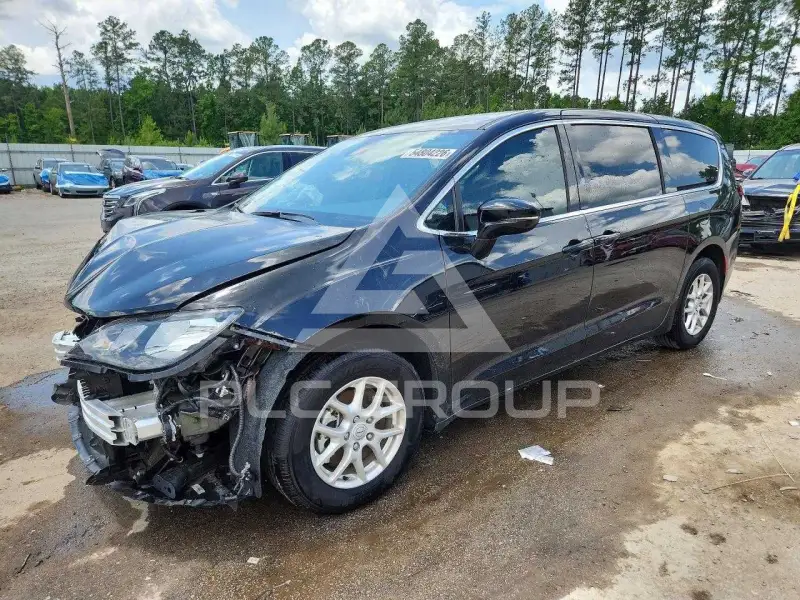 2025 Chrysler VOYAGER photo