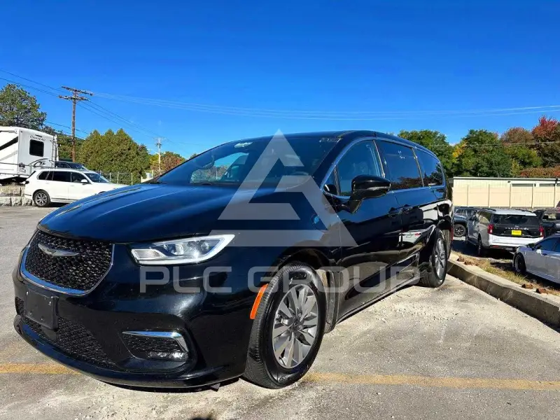 2025 Chrysler PACIFICA photo