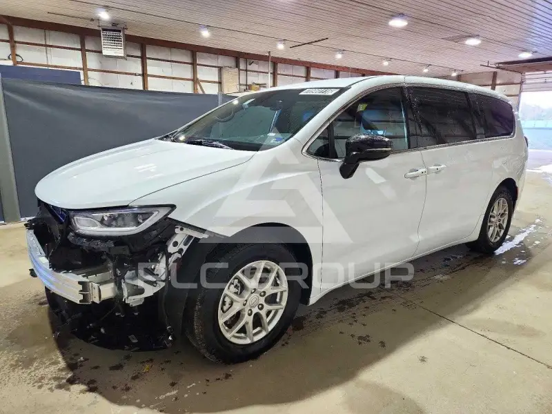 2025 Chrysler PACIFICA photo