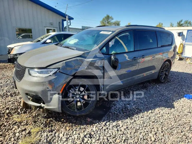 2025 Chrysler PACIFICA photo