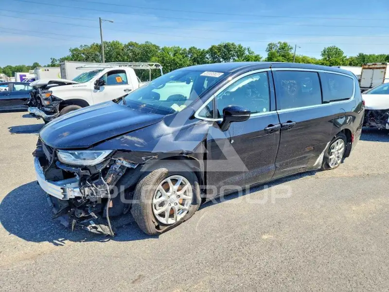 2025 Chrysler PACIFICA photo