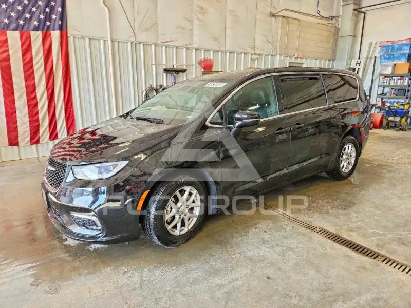 2025 Chrysler PACIFICA photo