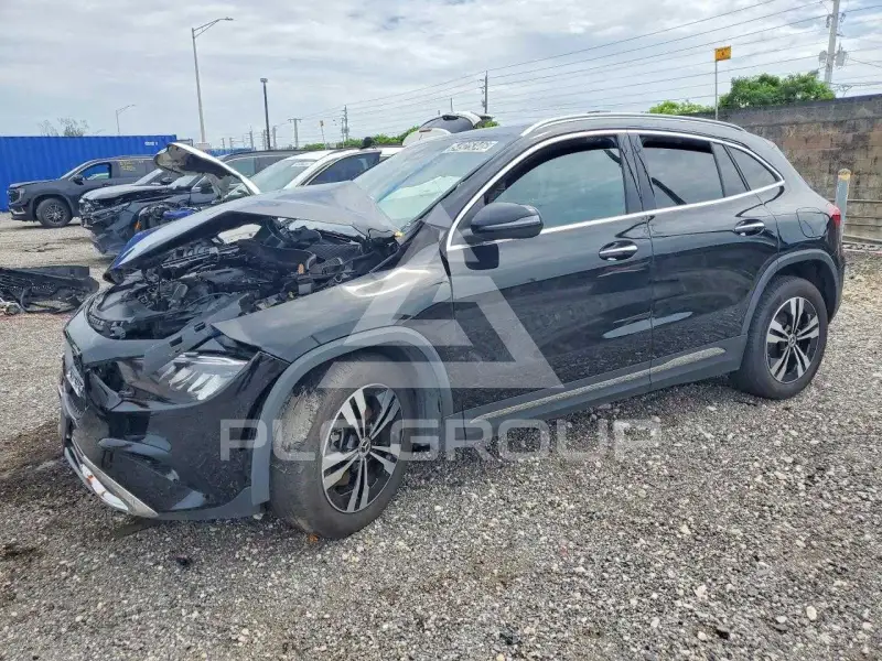 2025 Mercedes Benz GLA-Class фото