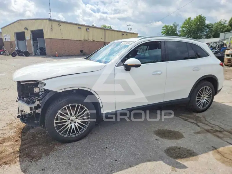 2025 Mercedes Benz GLC-Class фото