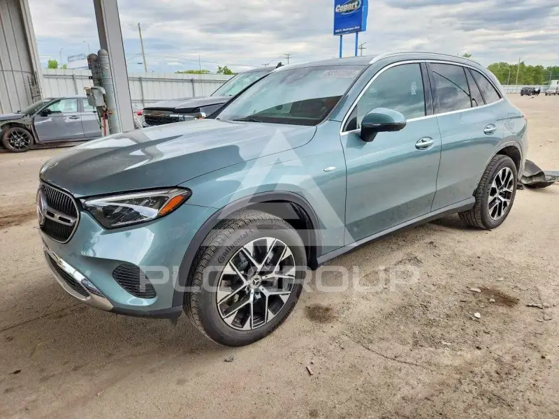 2025 Mercedes Benz GLC-Class photo