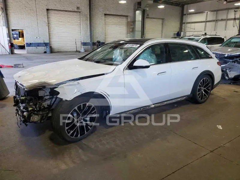 2025 Mercedes Benz E-Class фото