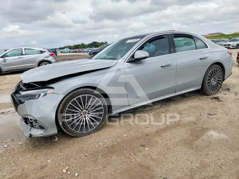 2025 Mercedes Benz E-Class фото