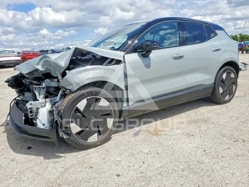 2025 Volvo  фото