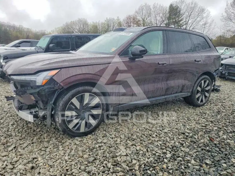 2025 Volvo  фото