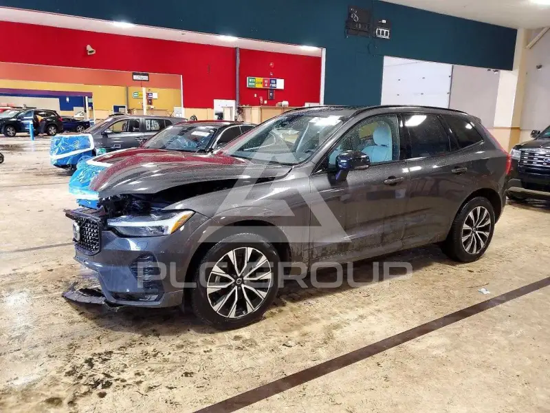 2025 Volvo XC60 фото