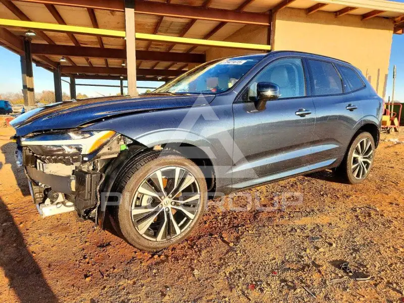 2025 Volvo XC60 фото