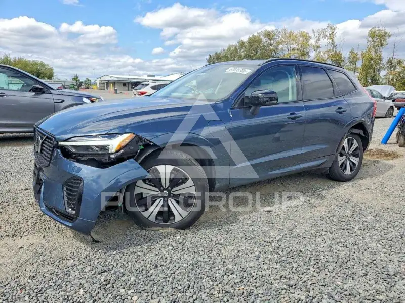 2025 Volvo XC60 photo