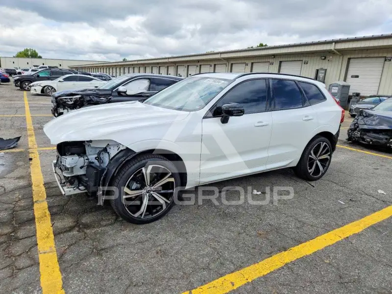2025 Volvo XC60 фото