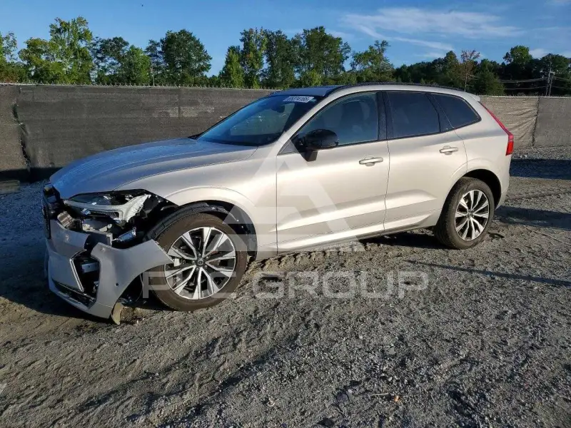 2025 Volvo XC60 фото