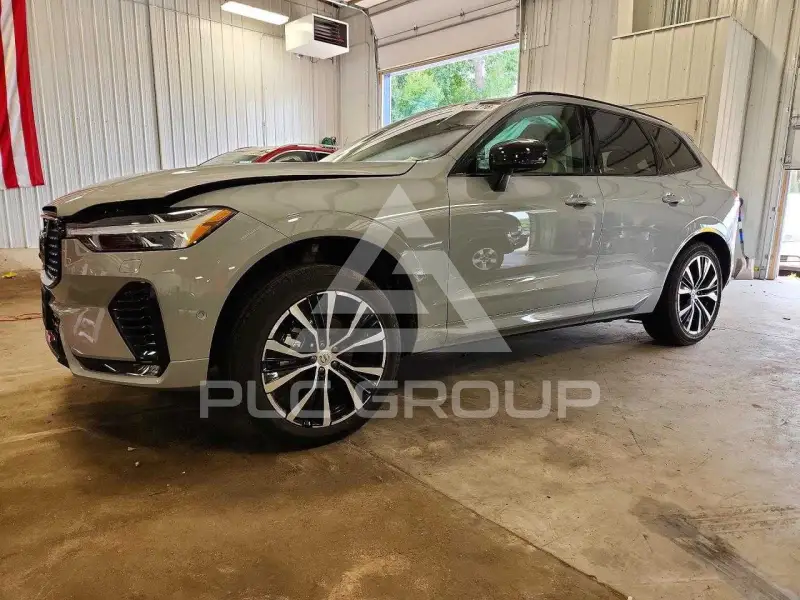 2025 Volvo XC60 фото