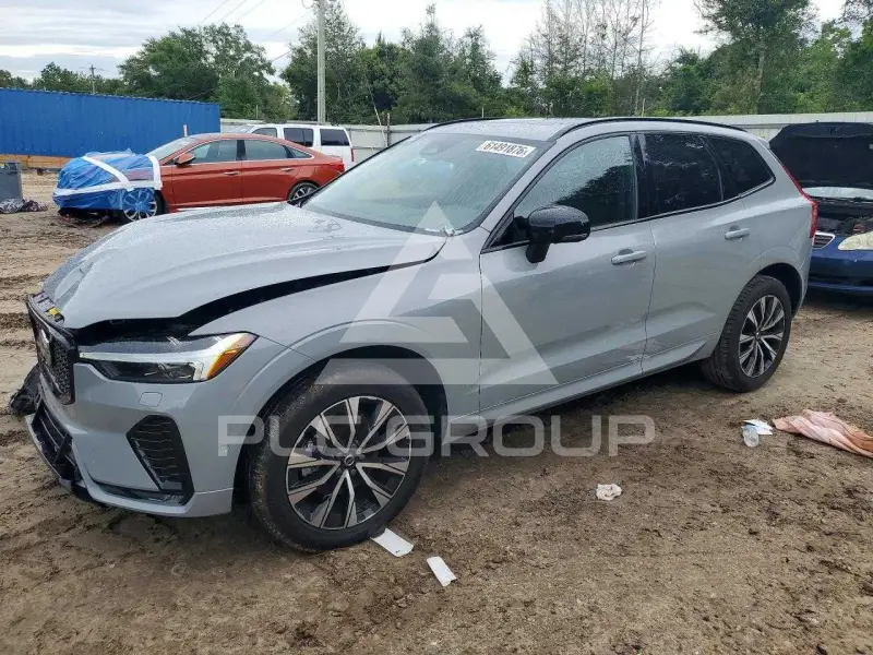 2025 Volvo XC60 фото