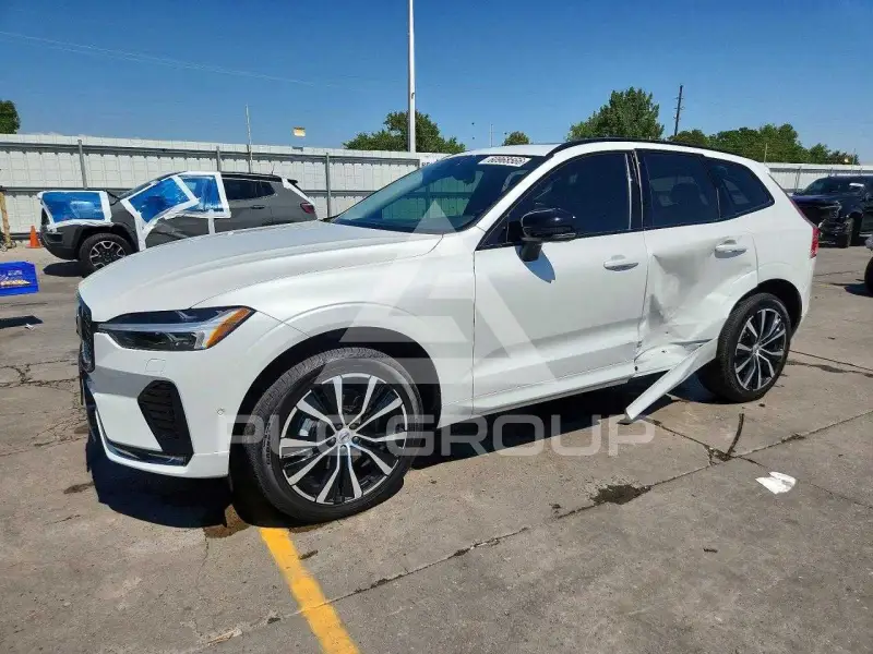 2025 Volvo XC60 фото