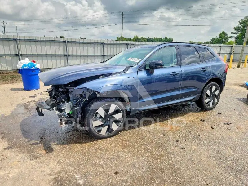 2025 Volvo XC60 фото