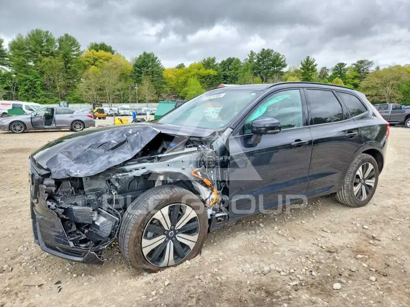 2025 Volvo XC60 фото