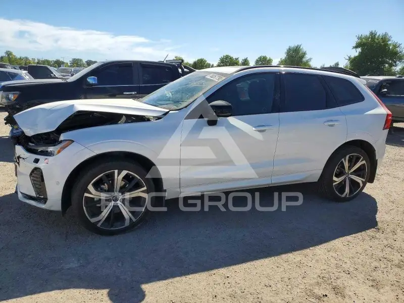 2025 Volvo XC60 photo