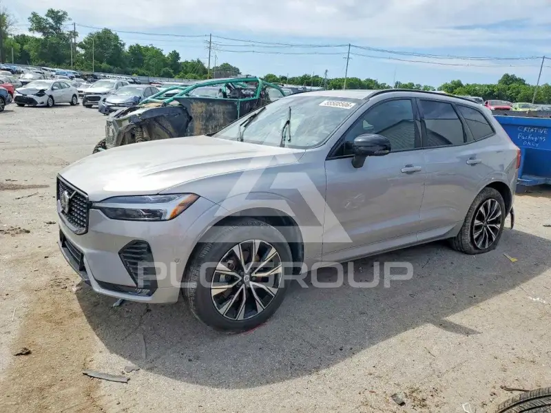 2025 Volvo XC60 фото
