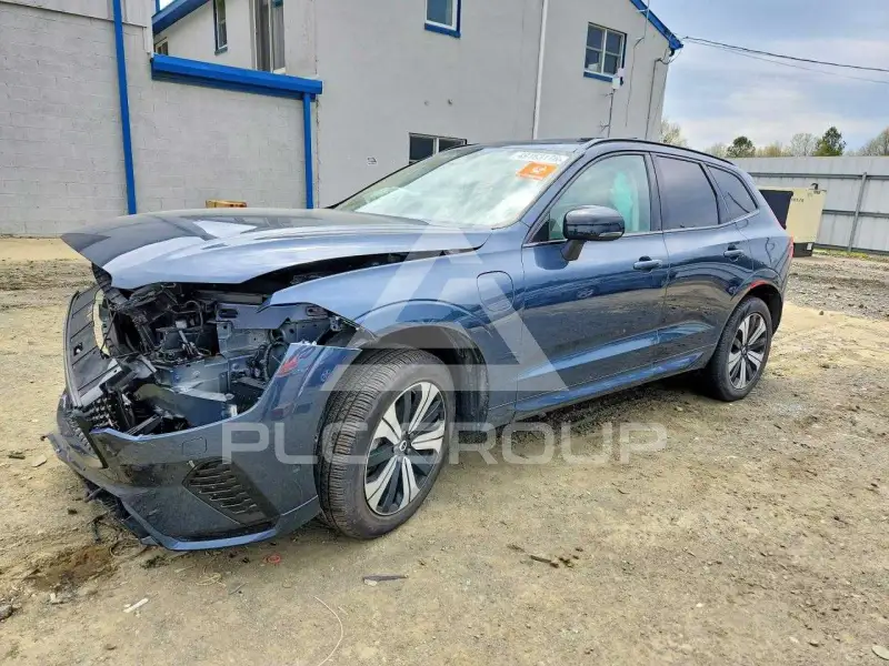 2025 Volvo XC60 фото